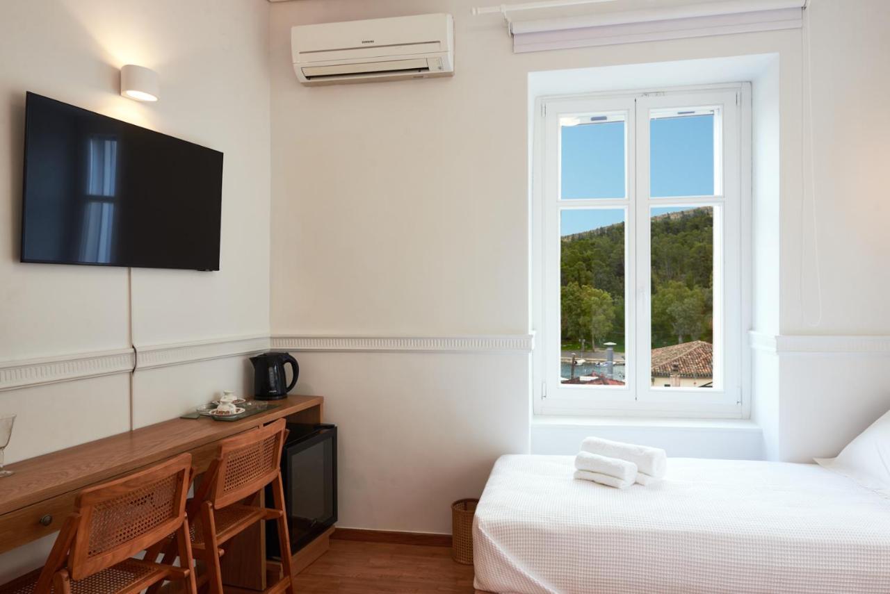 Galaxidaki 1857 Guesthouse Galaxidi ภายนอก รูปภาพ
