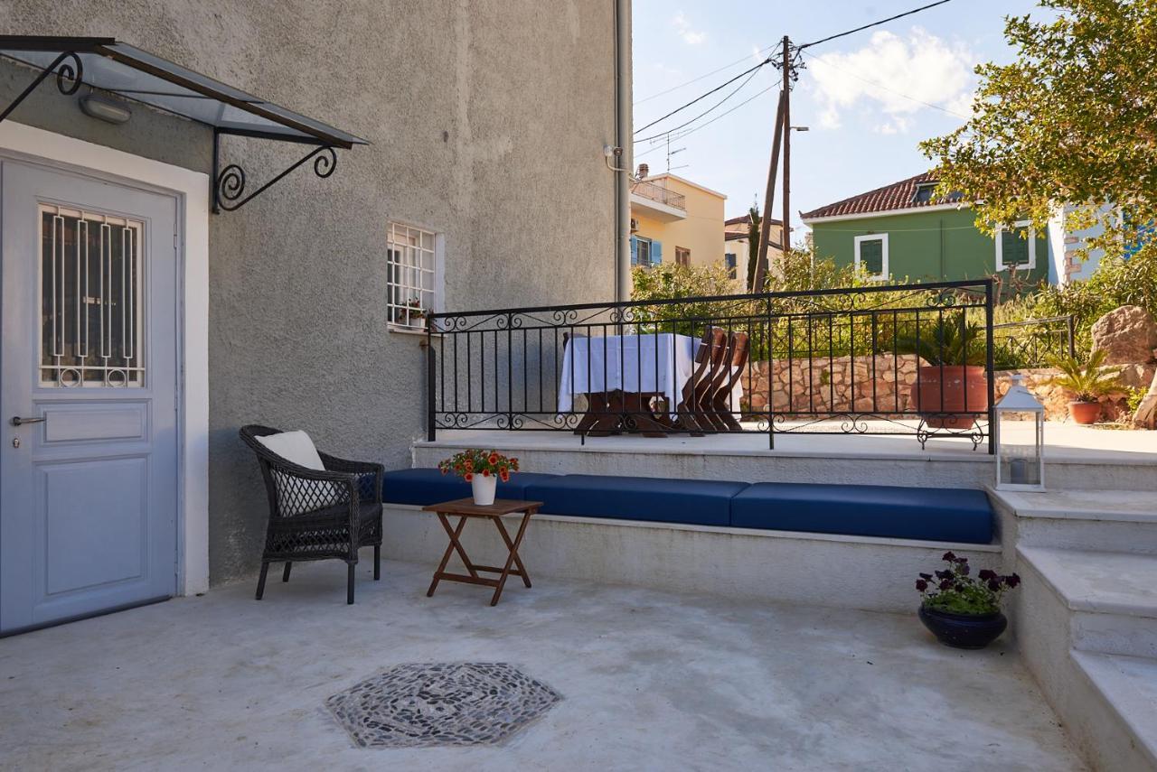 Galaxidaki 1857 Guesthouse Galaxidi ภายนอก รูปภาพ