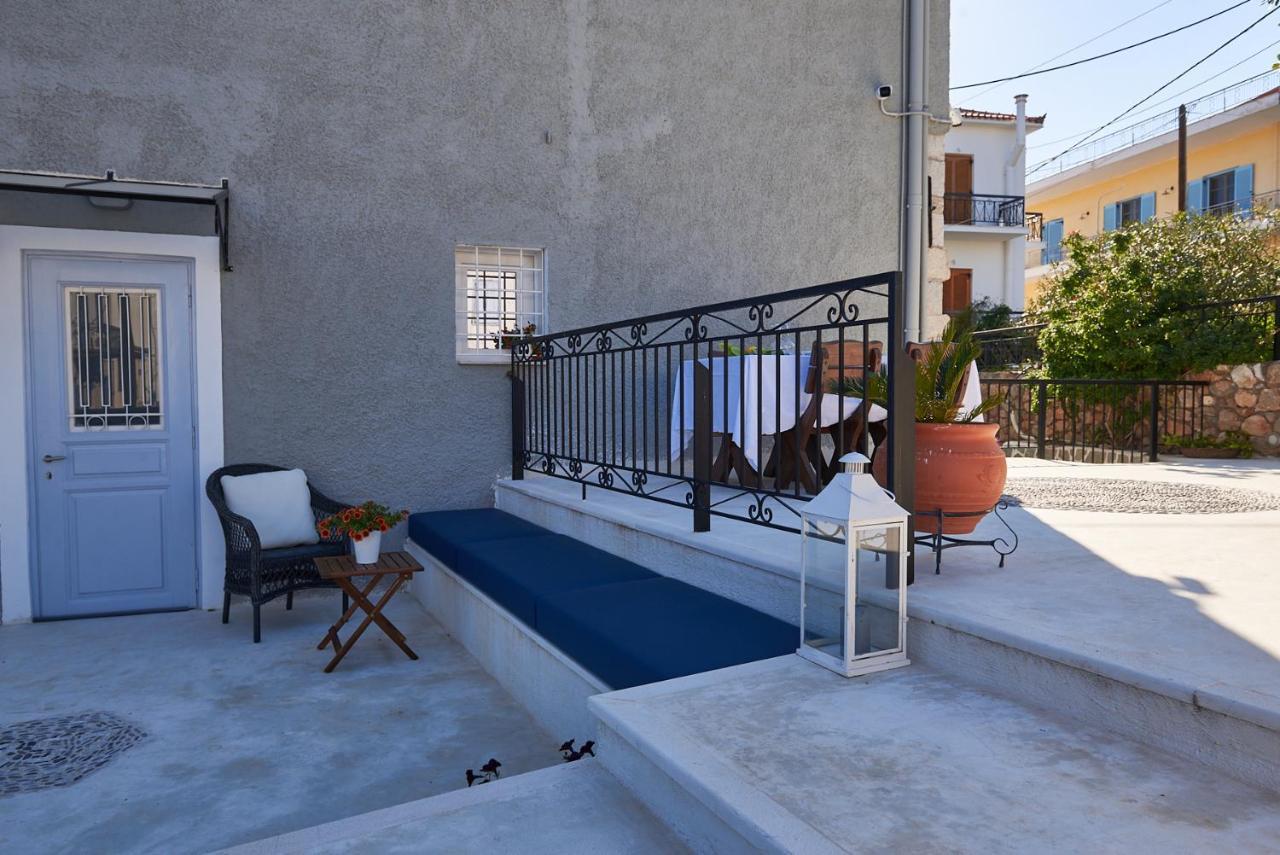 Galaxidaki 1857 Guesthouse Galaxidi ภายนอก รูปภาพ